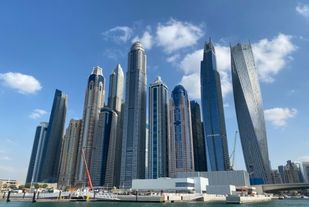 pexels christian konopatzk