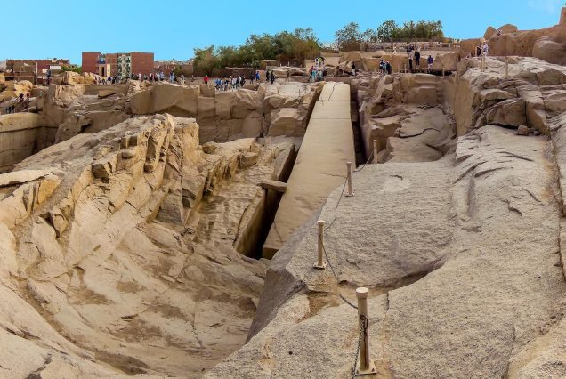 obelisco inacabado egipto